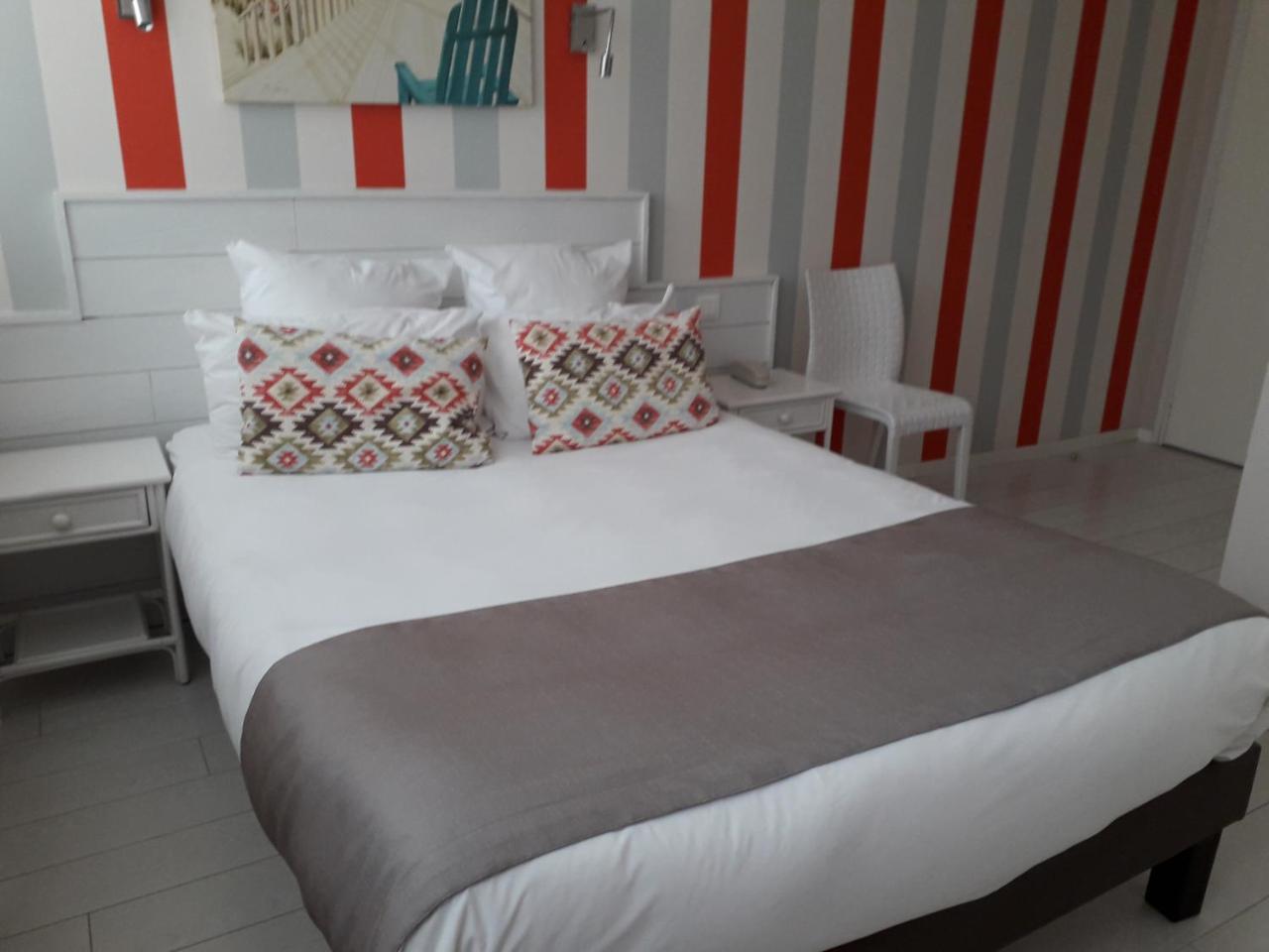 Hotel The Originals Miramar, Royan Pontaillac Exterior photo
